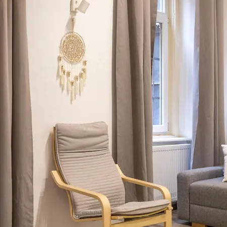 & Cozy Superior Terez Boulevard Apartman
