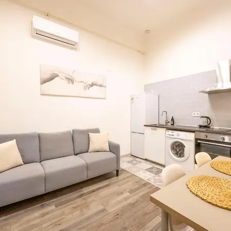 & Cozy Superior Terez Boulevard בודפשט
