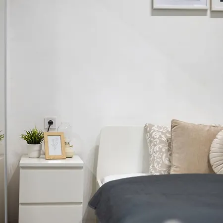 & Cozy Superior Terez Boulevard Apartment Budapest